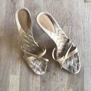 BCBMAXAZRIA beige heeled sandals. 39.5 (9B)
